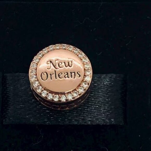 ✨🔥Pandora New Orleans Louisiana Exclusive Fleu De Lis Logo Button Charm - Picture 2 of 4